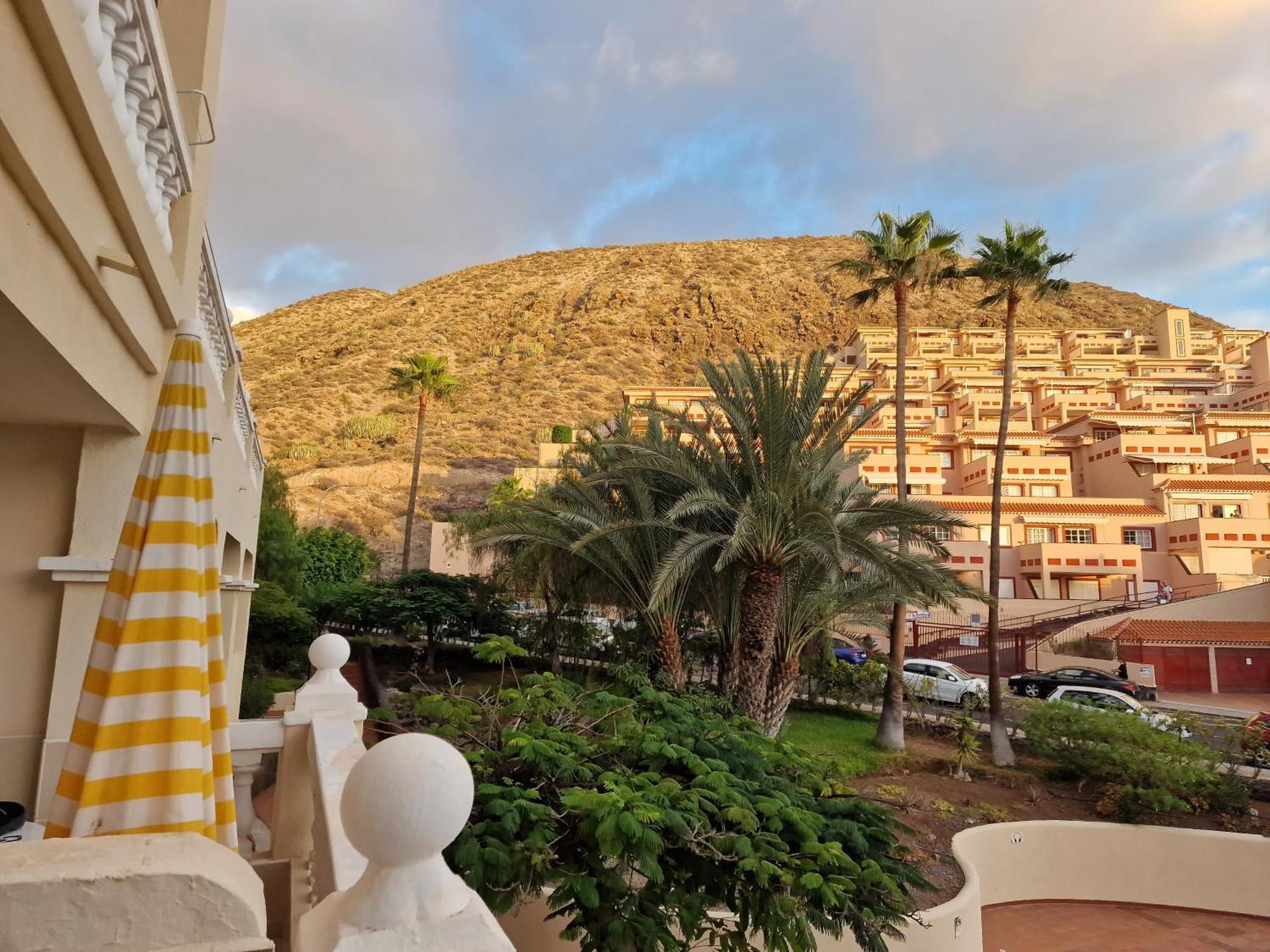 Tenerife Castle Harbour Лос Кристианос Экстерьер фото